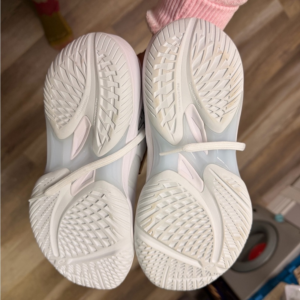 ASICS Women's White Athletic Shoes - Picture 3 of 5